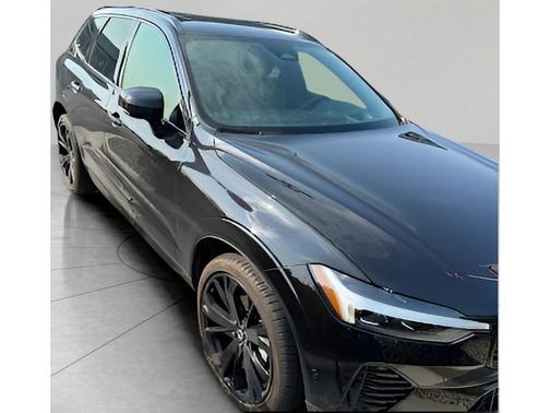 2025 Volvo XC60 B5 Ultra Black Edition