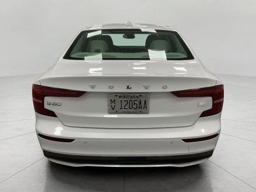 2023 Volvo S60 Recharge Plug-In Hybrid T8 Plus Dark Theme