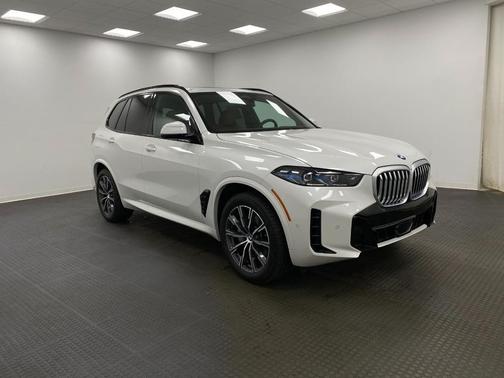Mineral White Metallic 2026 BMW X5 xDrive40i