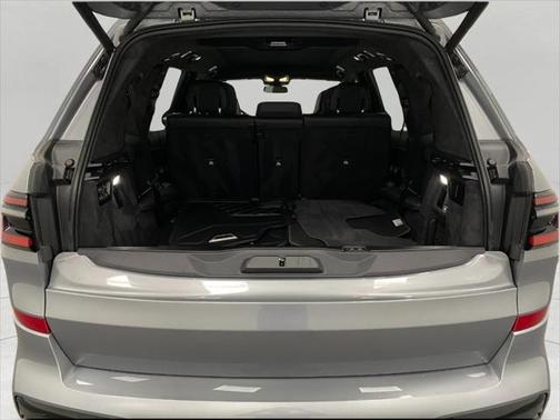 2024 BMW X7 M60i