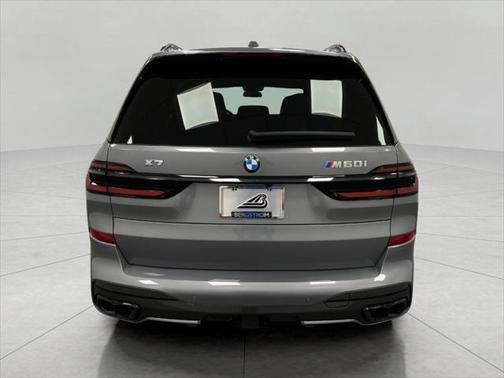 2024 BMW X7 M60i