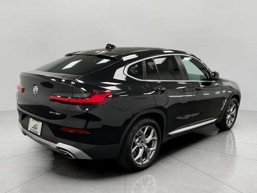 2023 BMW X4 xDrive30i