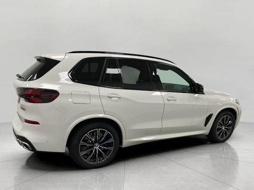 2026 BMW X5 M60i