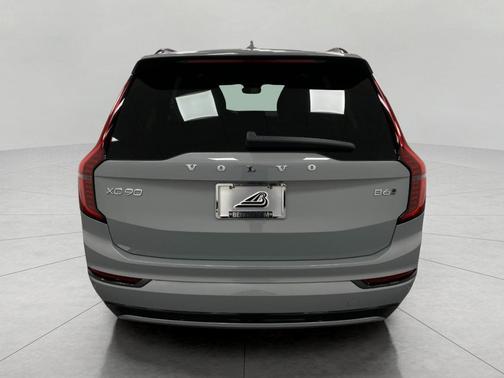 2026 Volvo XC90 B6 Ultra Dark Theme 7-Seater