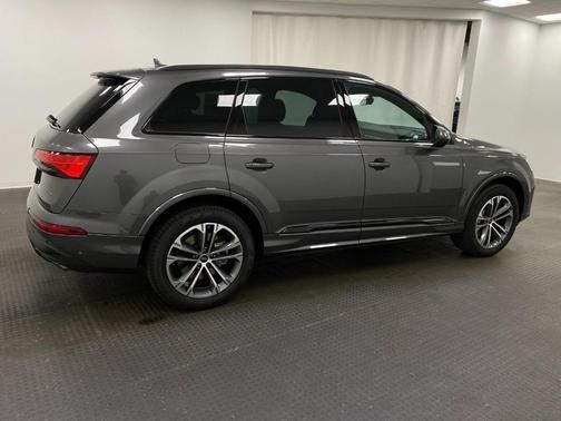 2026 Audi Q7 45 Premium Plus