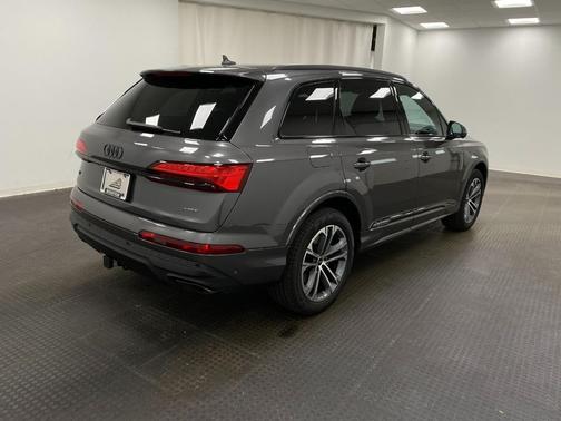 2026 Audi Q7 45 Premium Plus