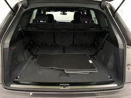 2026 Audi Q7 45 Premium Plus