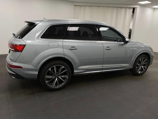 Satellite Silver Metallic 2023 Audi SQ7 4.0T Prestige