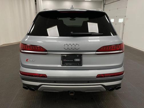 Satellite Silver Metallic 2023 Audi SQ7 4.0T Prestige