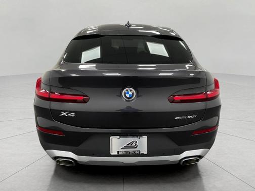 2025 BMW X4 xDrive30i
