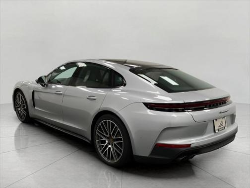 2024 Porsche Panamera 4