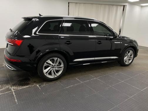 2023 Audi Q7 55 Prestige