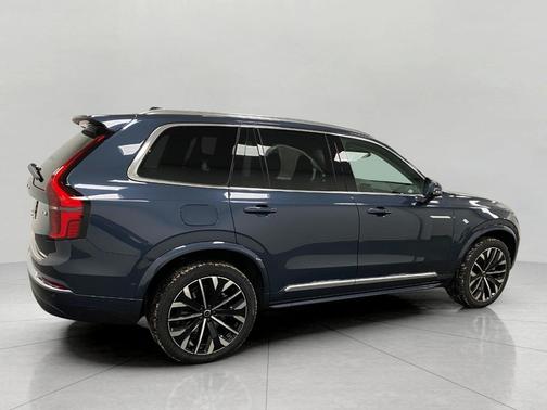 2026 Volvo XC90 Plug-In Hybrid T8 Plus 7-Seater