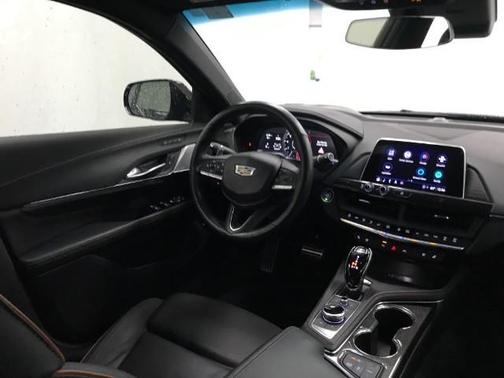 Photo 5 of 30 of 2021 Cadillac CT4 V-Series