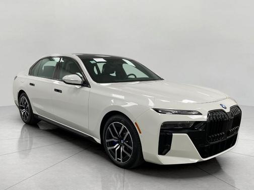 2025 BMW 760 xDrive