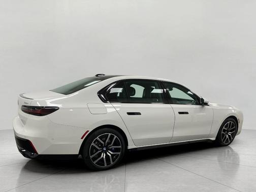 2025 BMW 760 xDrive