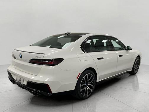 2025 BMW 760 xDrive