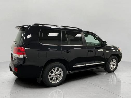 2017 Toyota Land Cruiser Base