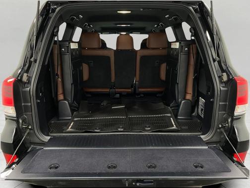 2017 Toyota Land Cruiser Base