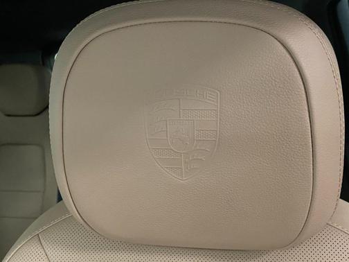 Vanadium Grey Metallic 2026 Porsche Cayenne Cayenne