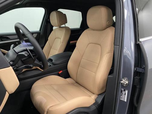 Vanadium Grey Metallic 2026 Porsche Cayenne Cayenne
