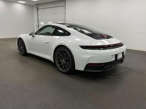 2025 Porsche 911 Carrera