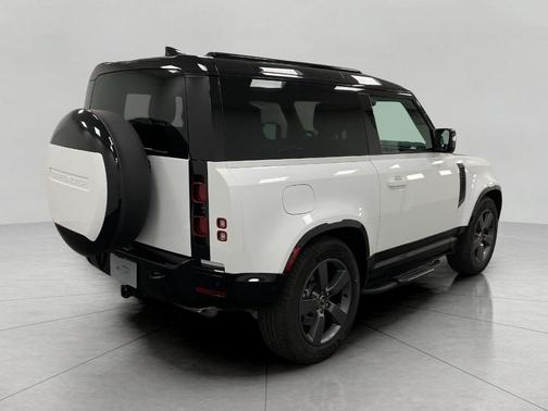 2025 Land Rover Defender 90 P400 X-Dynamic SE