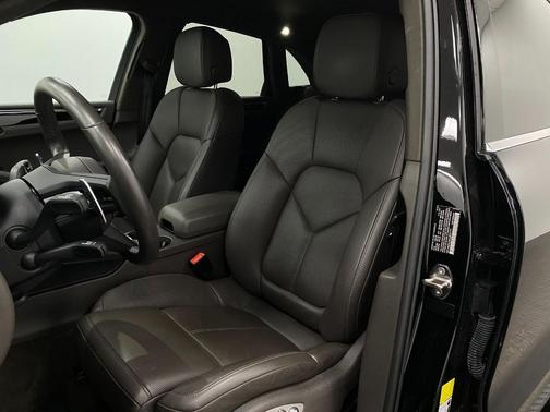 2022 Porsche Macan S