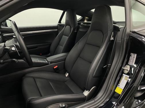 2025 Porsche 718 Cayman 