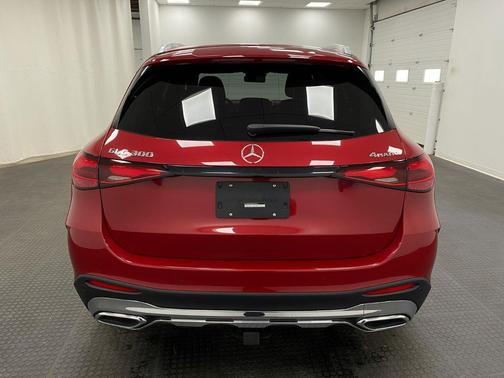 MANUFAKTUR Patagonia Red Metallic 2026 Mercedes-Benz GLC 300 4MATIC