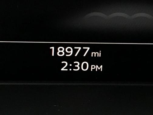Photo 3 of 31 of 2021 Audi Q5 45 Premium