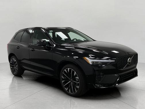 Onyx Black Metallic 2026 Volvo XC60 B5 Ultra