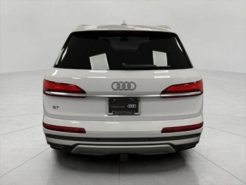 2025 Audi Q7 55 Premium Plus