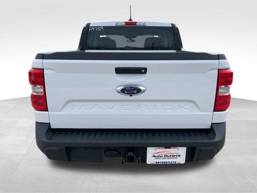 Oxford White 2024 Ford Maverick XLT