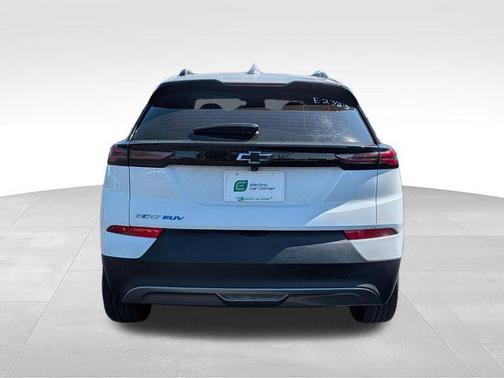 Summit White 2023 Chevrolet Bolt EUV FWD LT