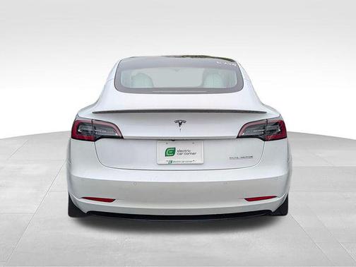 Pearl White Multi-Coat 2021 Tesla Model 3 Performance