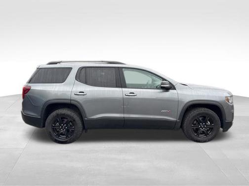 2022 GMC Acadia AWD AT4