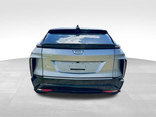 Argent Silver Metallic 2024 Cadillac LYRIQ Tech