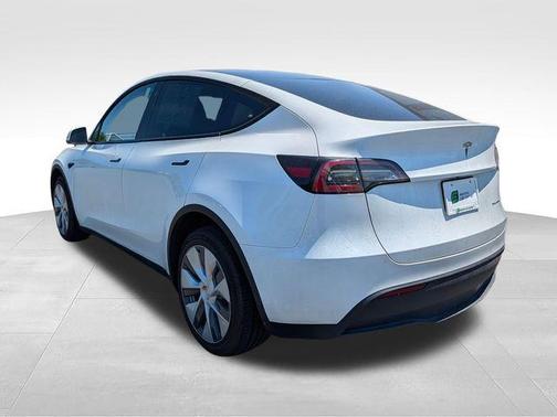 Pearl White Multi-Coat 2023 Tesla Model Y Long Range Dual Motor All-Wheel Drive