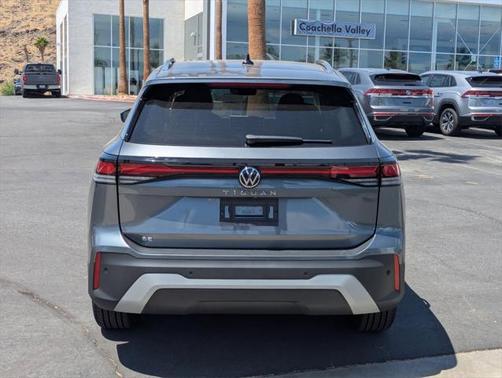 2025 Volkswagen Tiguan 2.0T SE