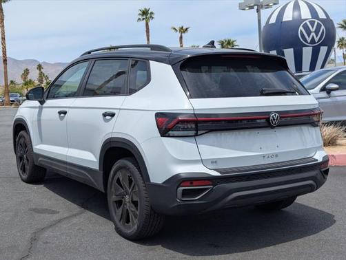 2025 Volkswagen Taos 1.5T SE Black
