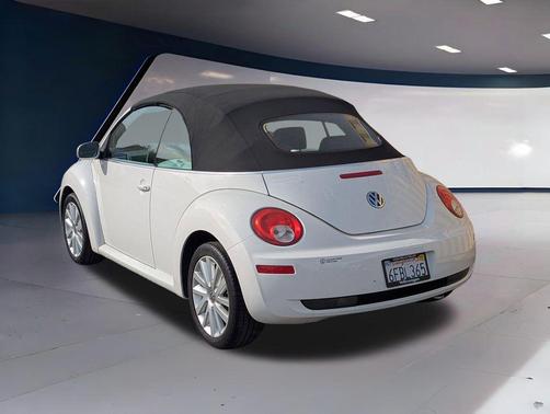 2009 Volkswagen New Beetle S