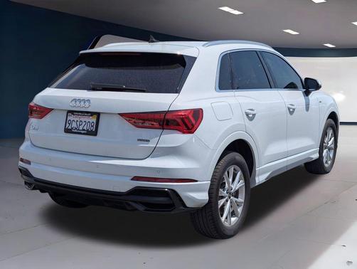2022 Audi Q3 45 S line Premium