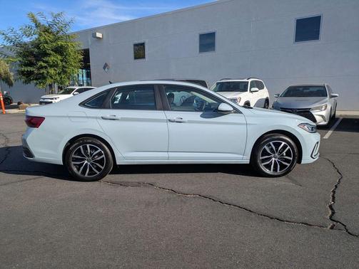 2026 Volkswagen Jetta 1.4T SE