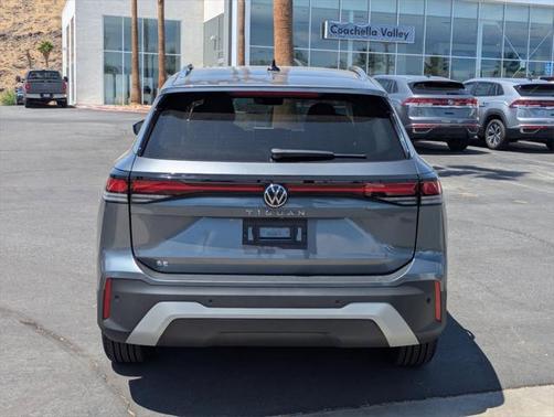2025 Volkswagen Tiguan 2.0T SE