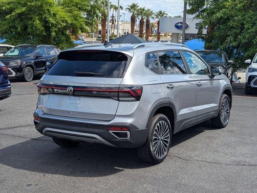 2025 Volkswagen Taos 1.5T SE