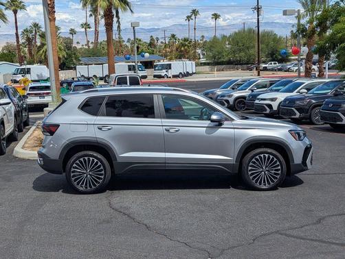 2025 Volkswagen Taos 1.5T SE