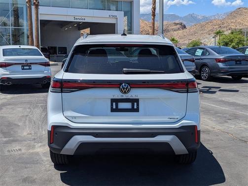 2025 Volkswagen Tiguan 2.0T SE 4MOTION