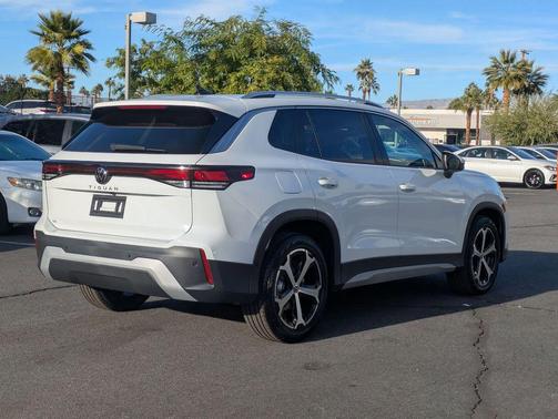 2026 Volkswagen Tiguan 2.0T SE