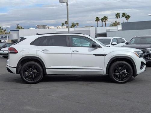 2025 Volkswagen Atlas Cross Sport 2.0T SEL